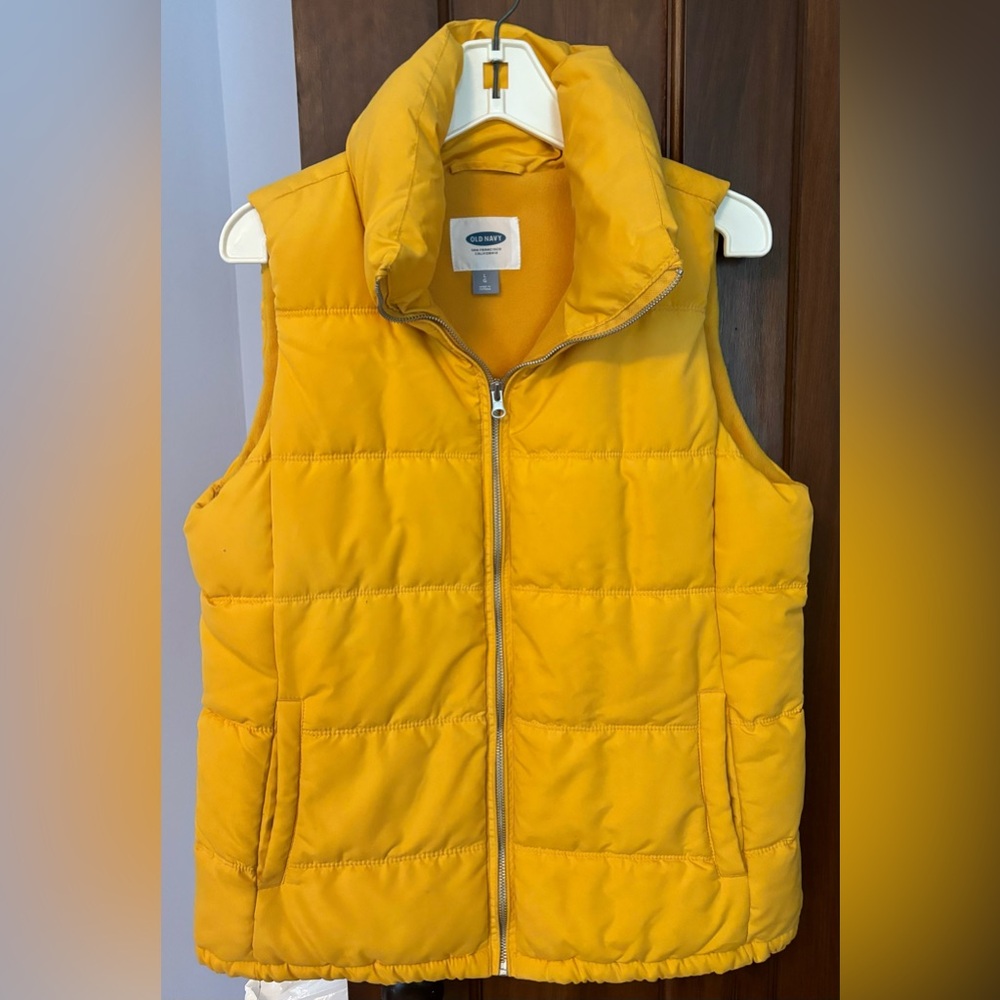 Old Navy Women’s Large Mustard yellow puffer vest